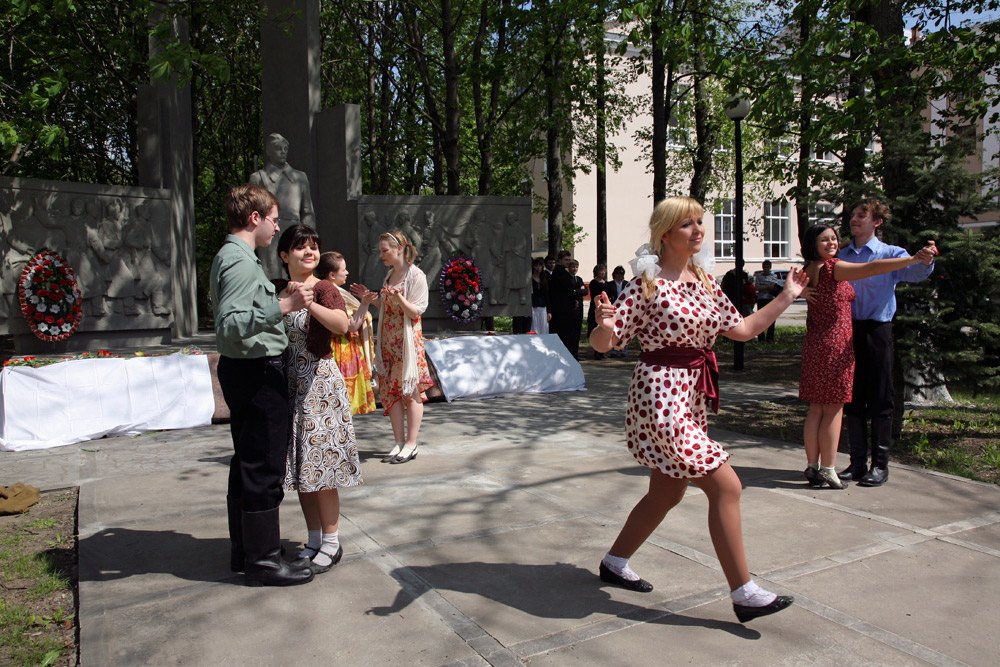 У университетской Стелы Памяти прошел 25-й традиционный митинг, посвященный юбилею Великой Победы