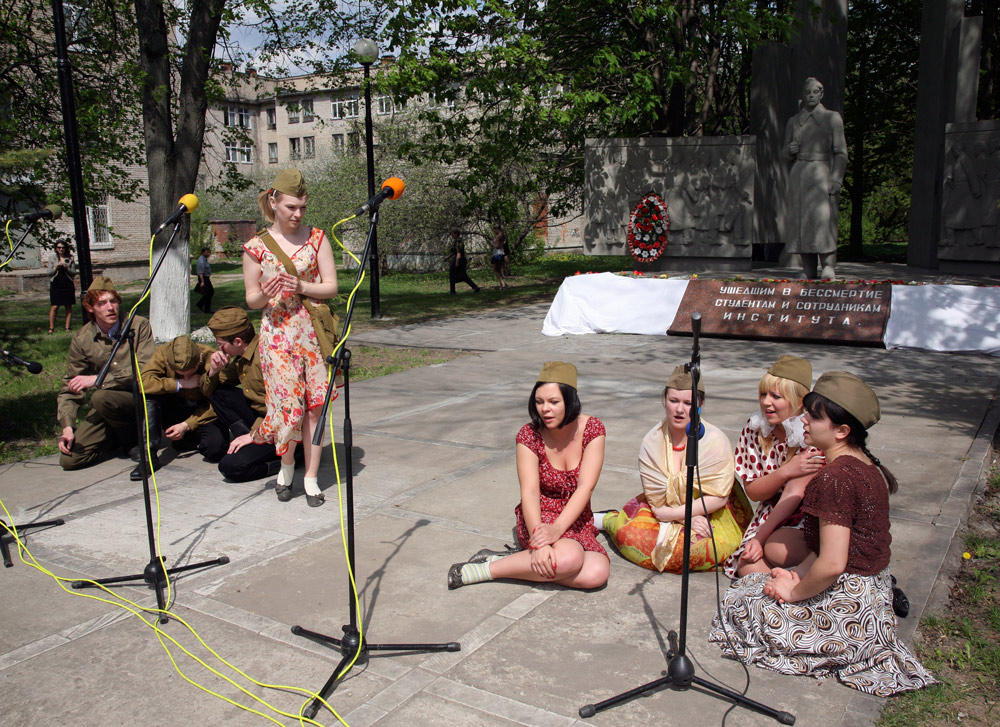 У университетской Стелы Памяти прошел 25-й традиционный митинг, посвященный юбилею Великой Победы