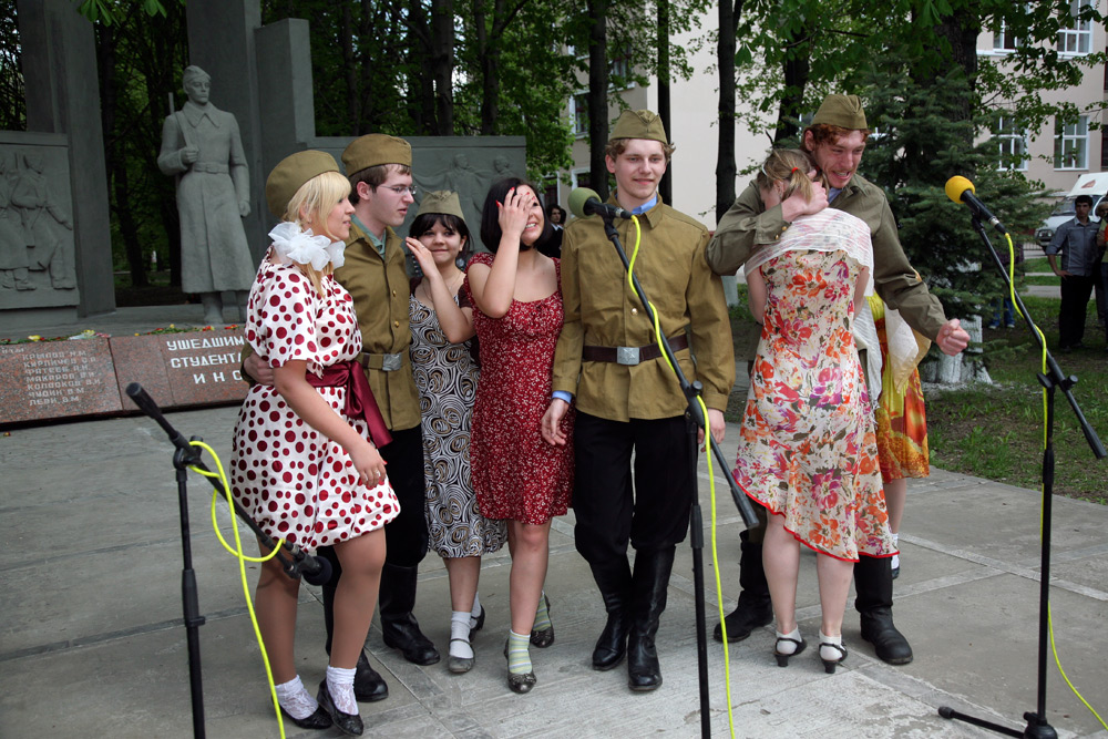 У университетской Стелы Памяти прошел 25-й традиционный митинг, посвященный юбилею Великой Победы