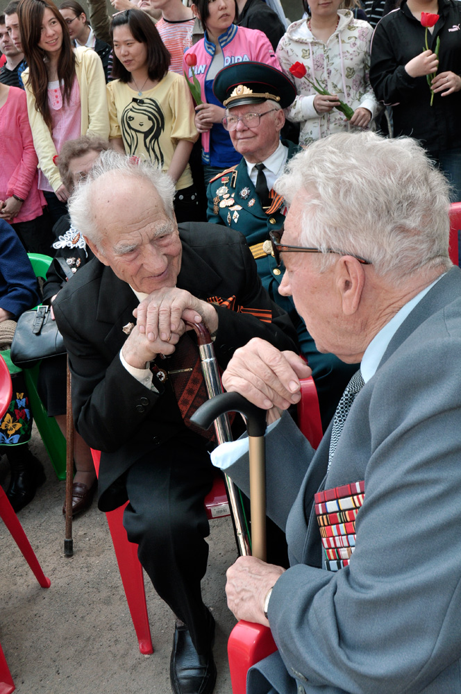 У университетской Стелы Памяти прошел 25-й традиционный митинг, посвященный юбилею Великой Победы