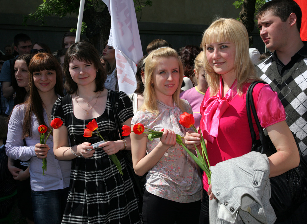 У университетской Стелы Памяти прошел 25-й традиционный митинг, посвященный юбилею Великой Победы