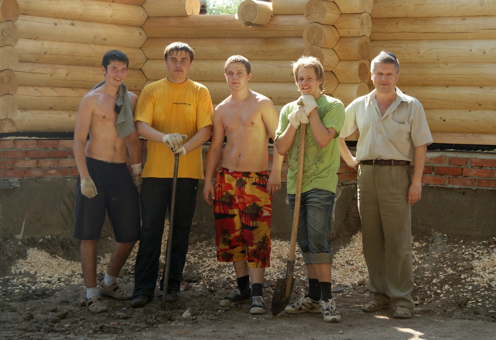 Ведется возведение сруба университетского храма