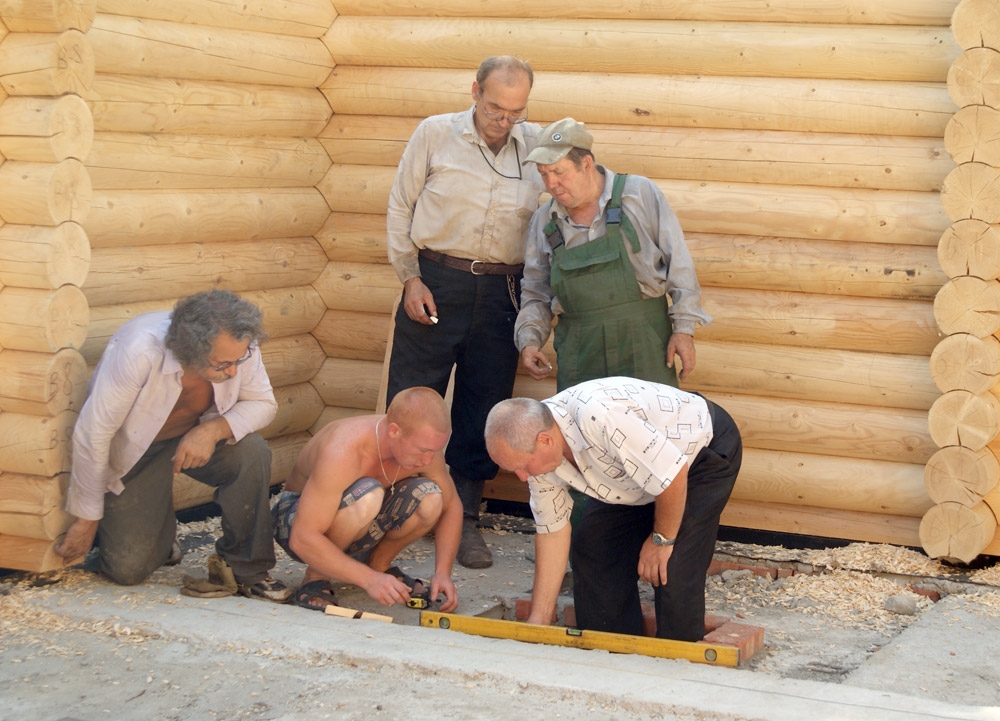 Ведется возведение сруба университетского храма