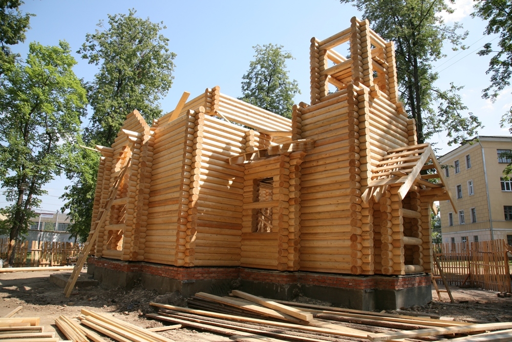 Завершается возведение сруба университетского храма