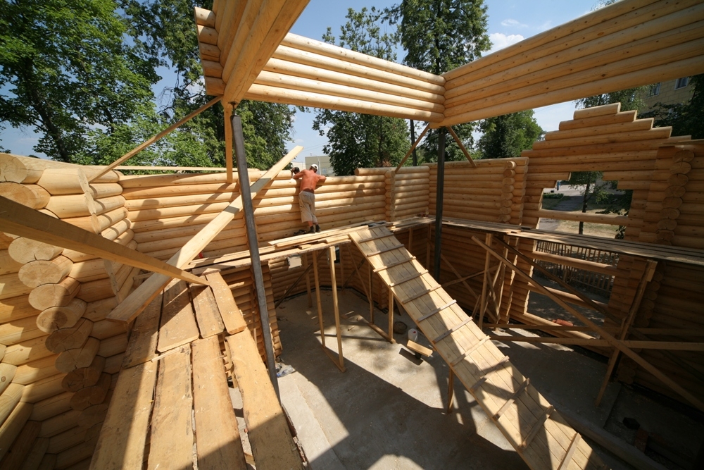 Завершается возведение сруба университетского храма