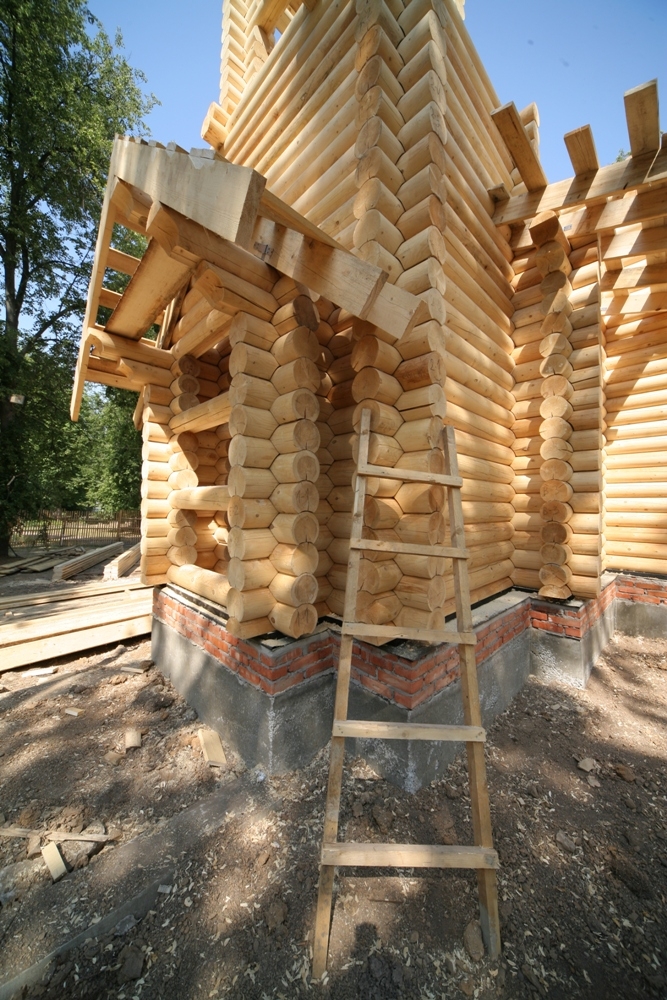 Завершается возведение сруба университетского храма