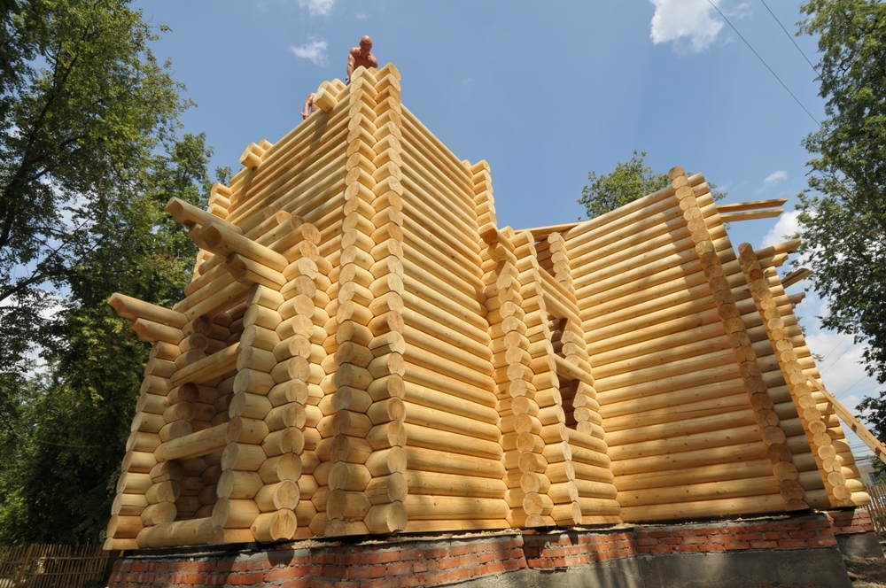 Завершается возведение сруба университетского храма