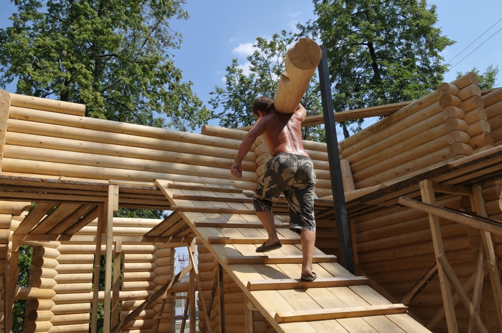 Завершается возведение сруба университетского храма