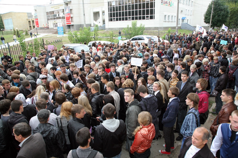 День знаний — 2010 глазами корреспондентов "Университетской газеты"