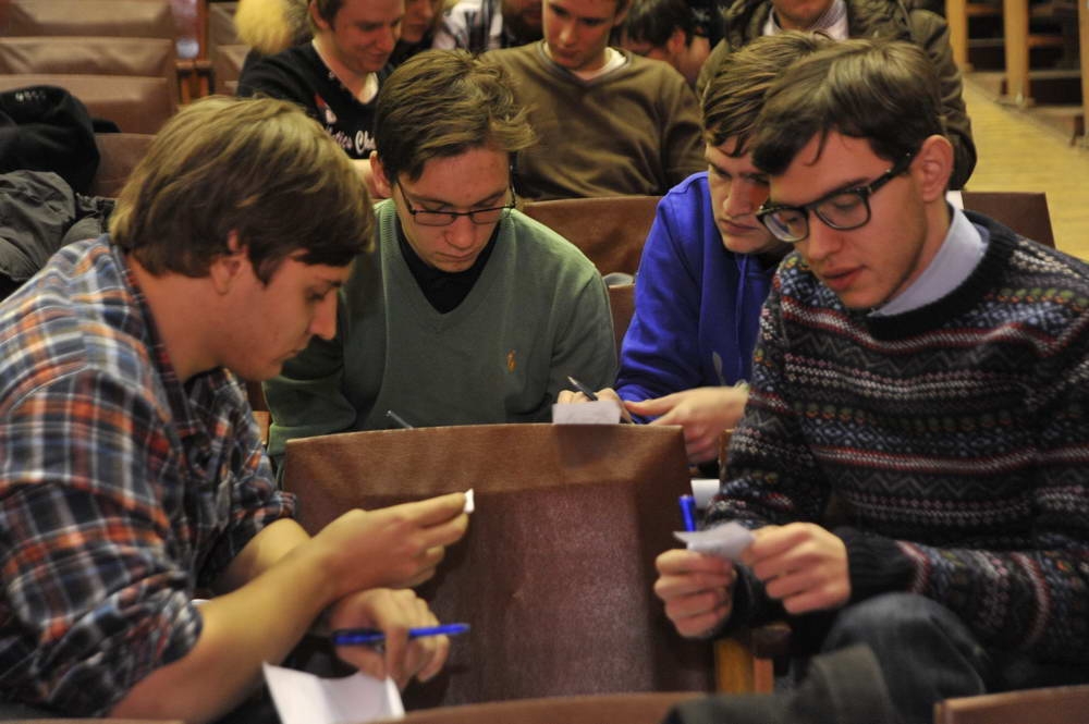 Ахиллу помогли бахилы