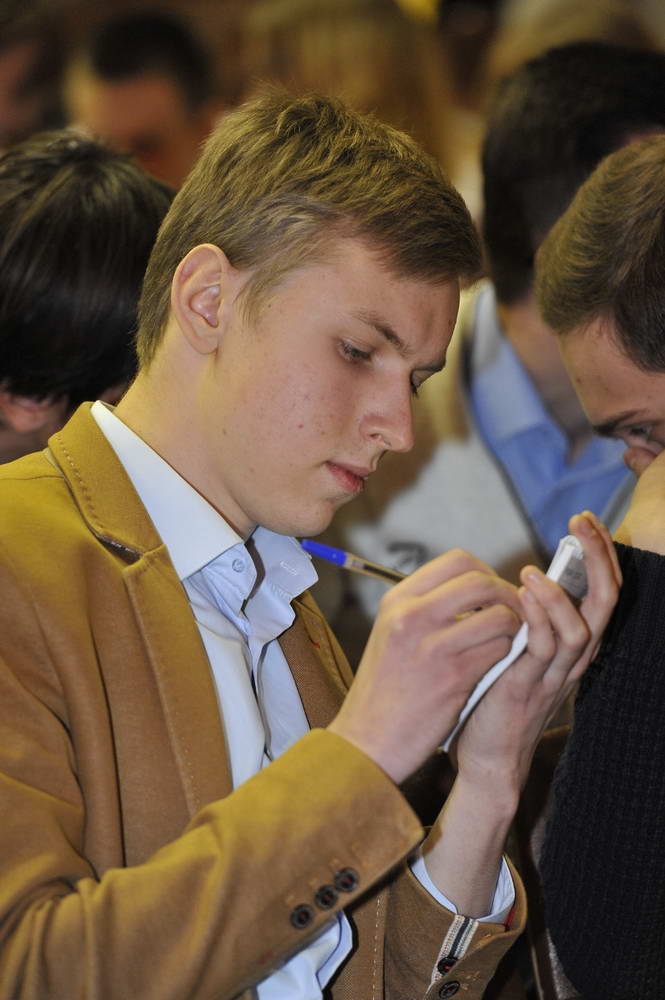 Ахиллу помогли бахилы