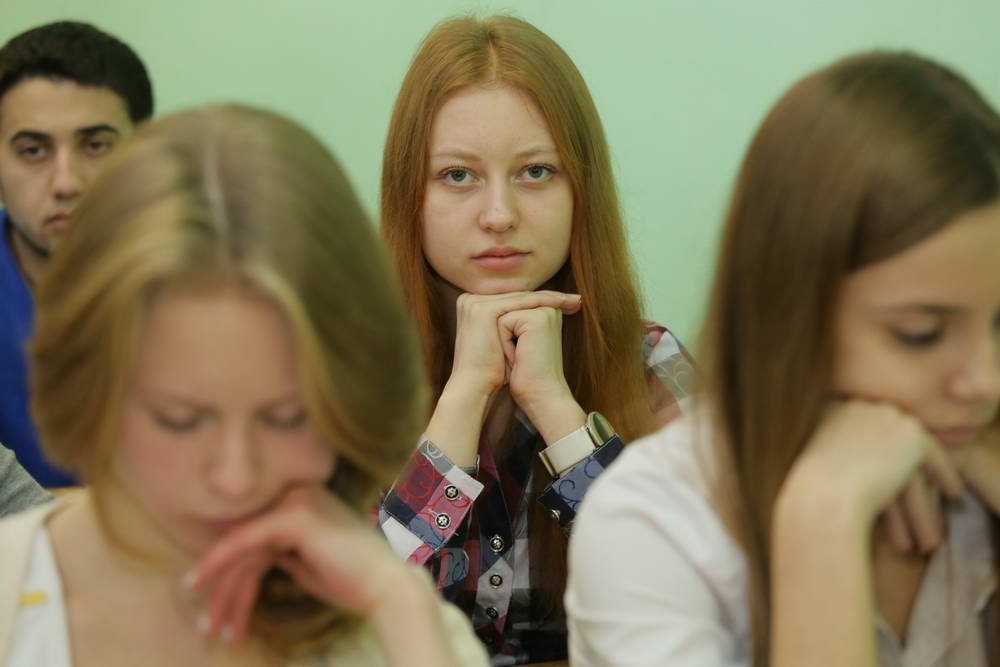 Научная конференция в профессиональный праздник