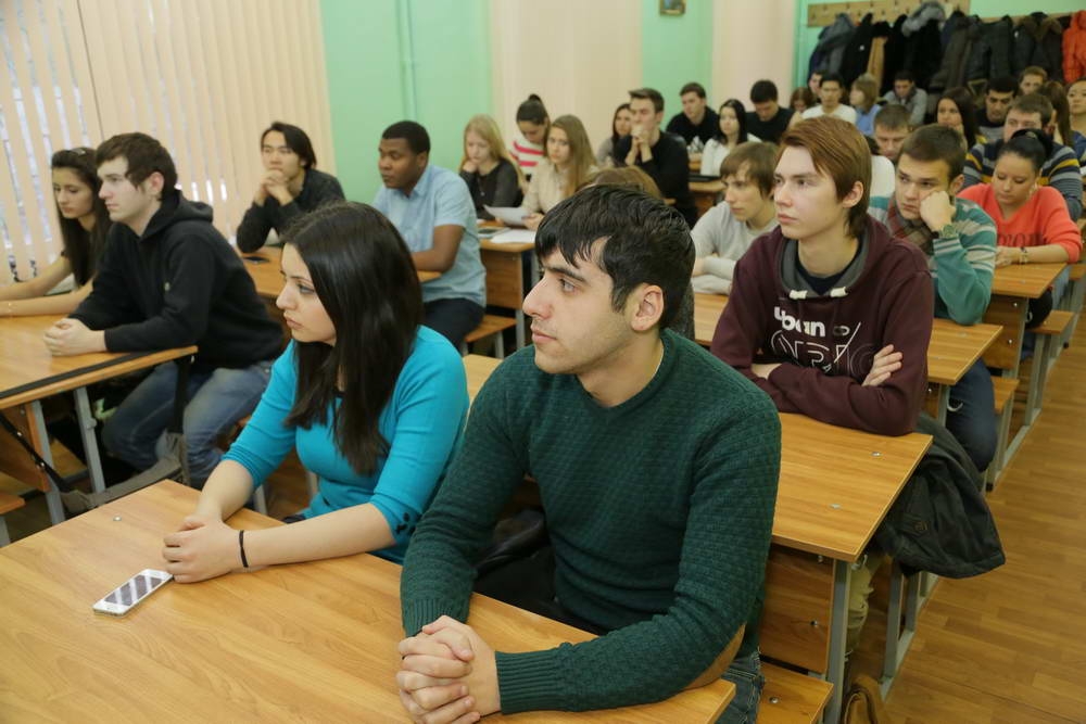 Научная конференция в профессиональный праздник