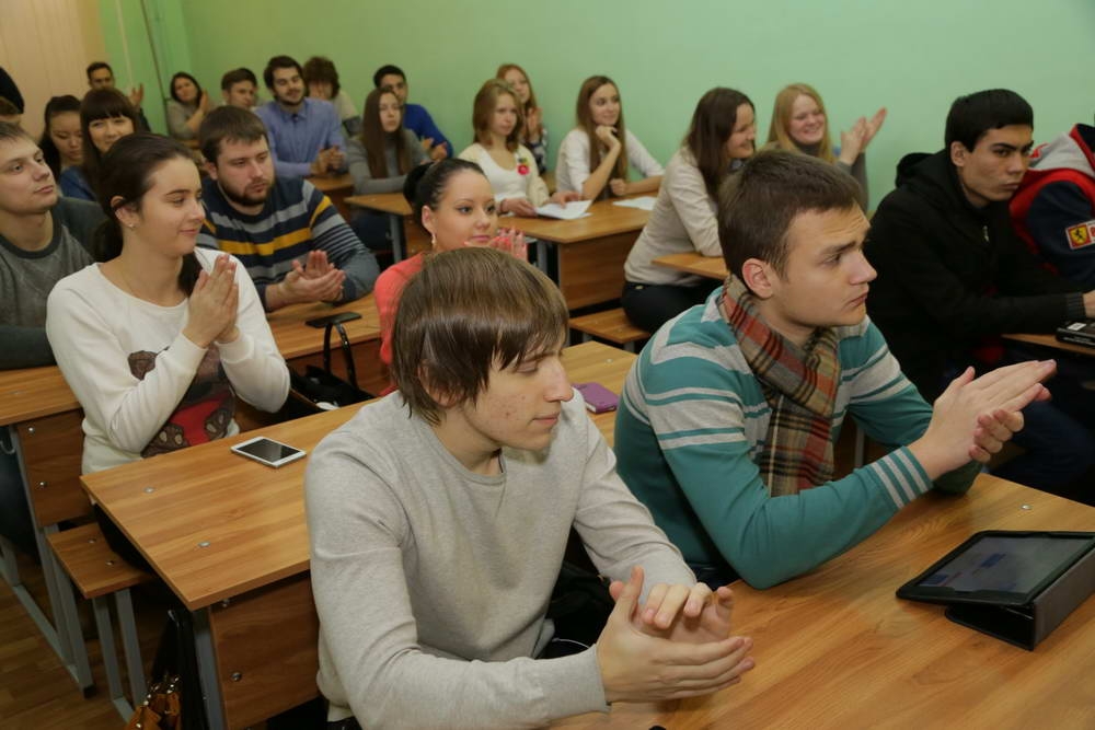 Научная конференция в профессиональный праздник