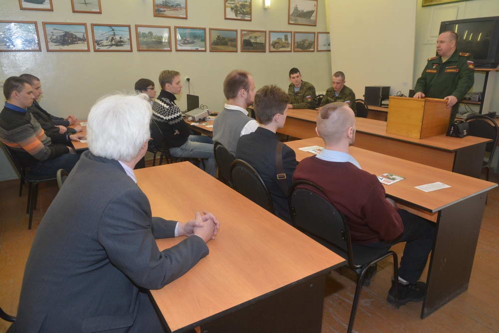 Служба по контракту — достойный выбор!   