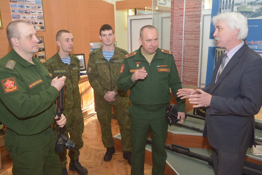 Служба по контракту — достойный выбор!   