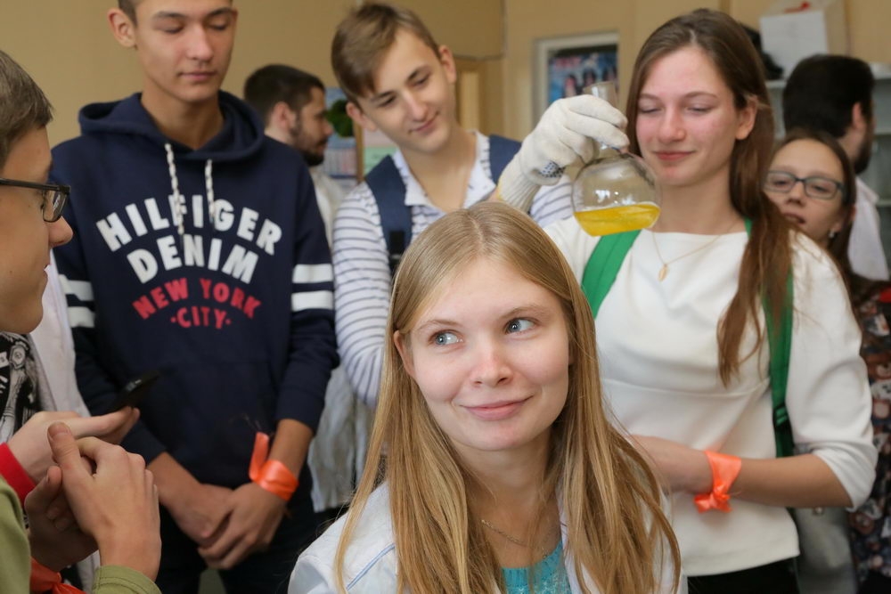 Абитуриенты спасают человечество