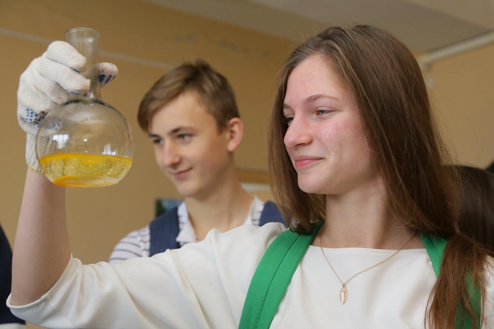 Абитуриенты спасают человечество