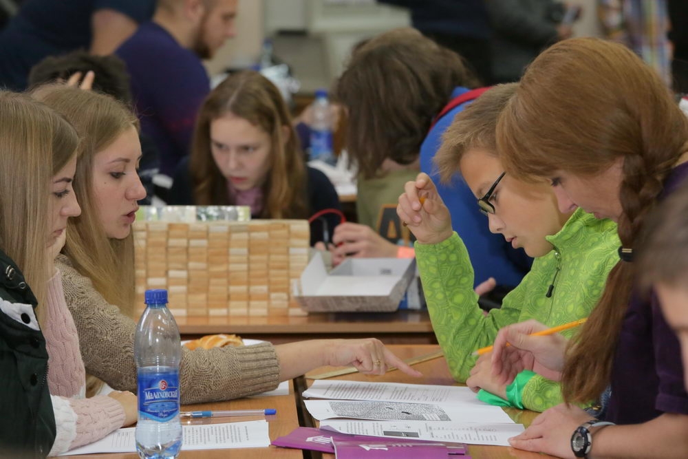 Абитуриенты спасают человечество