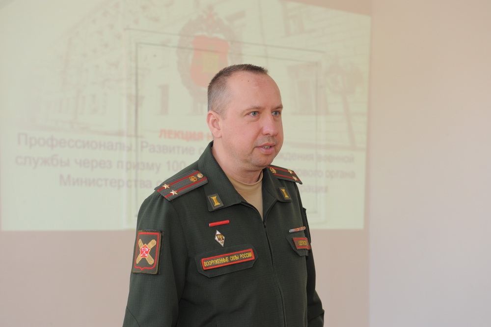 Служба по контракту: почётно, ответственно и с преимуществами