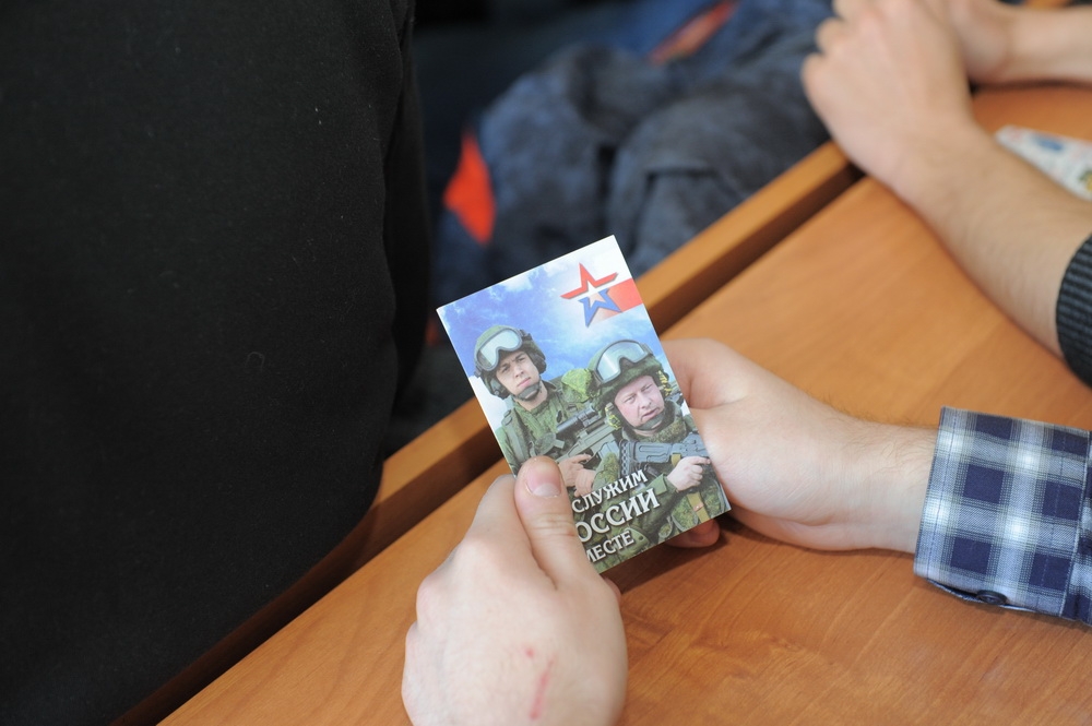 Служба по контракту: почётно, ответственно и с преимуществами