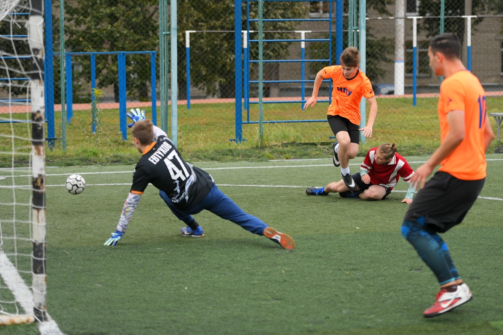 Мал, да удал 