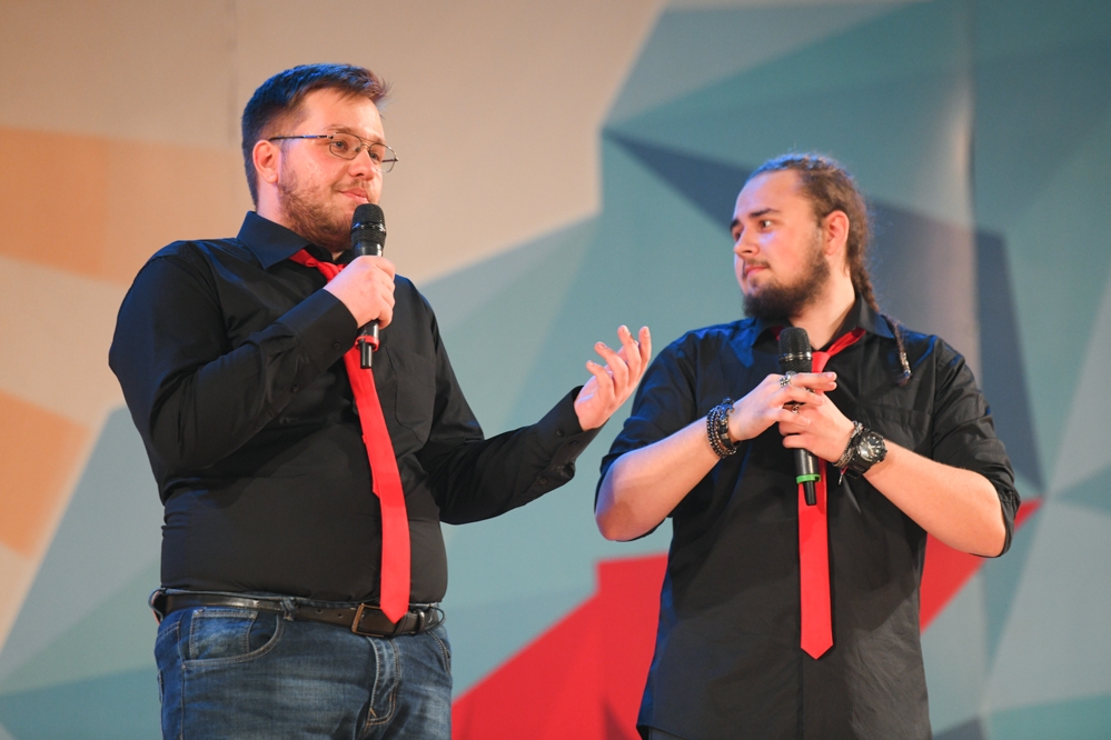 Кто посадит свитер?