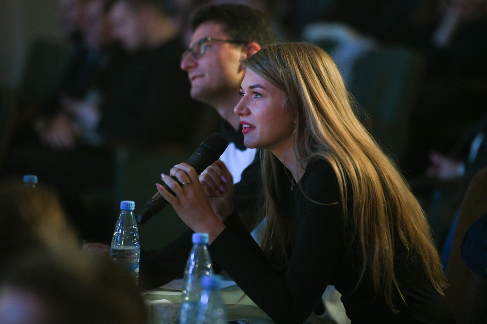 Кто посадит свитер?