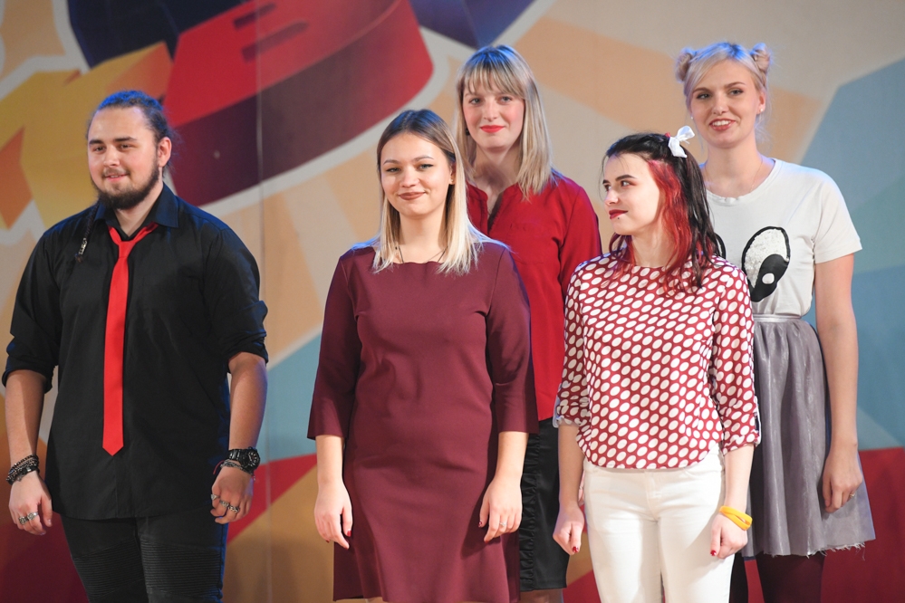 Кто посадит свитер?