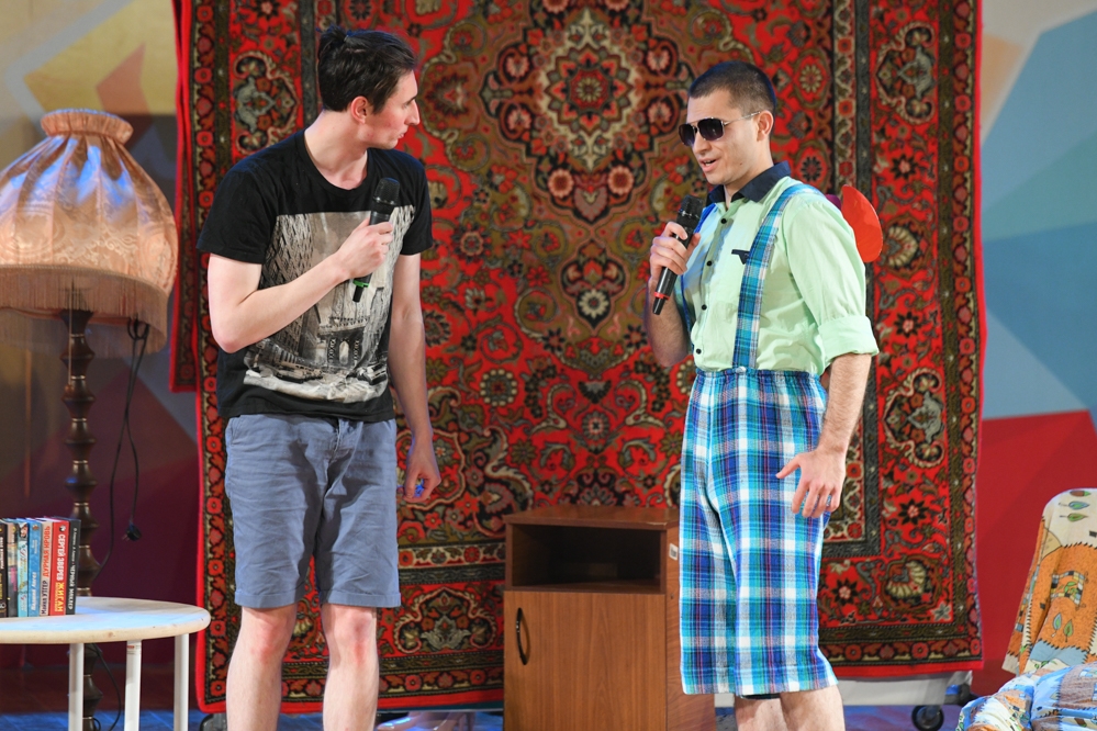 Кто посадит свитер?