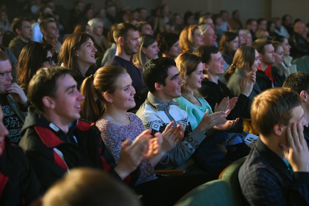 Кто посадит свитер?