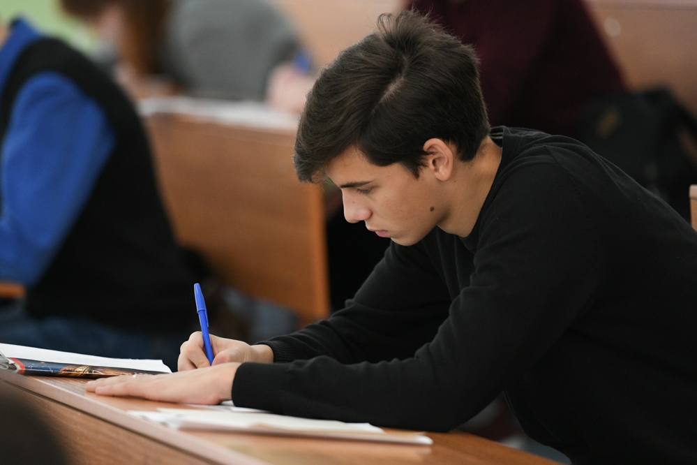 Им обязательно нужна физика