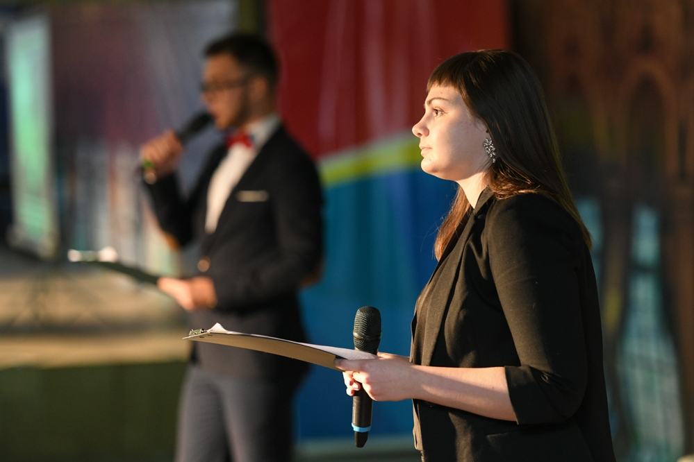 Общаться без языкового барьера? Приходите в "Мир"!