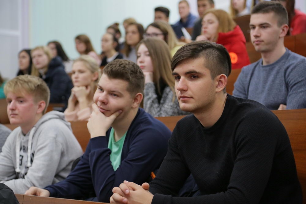 История оживает в кинолектории