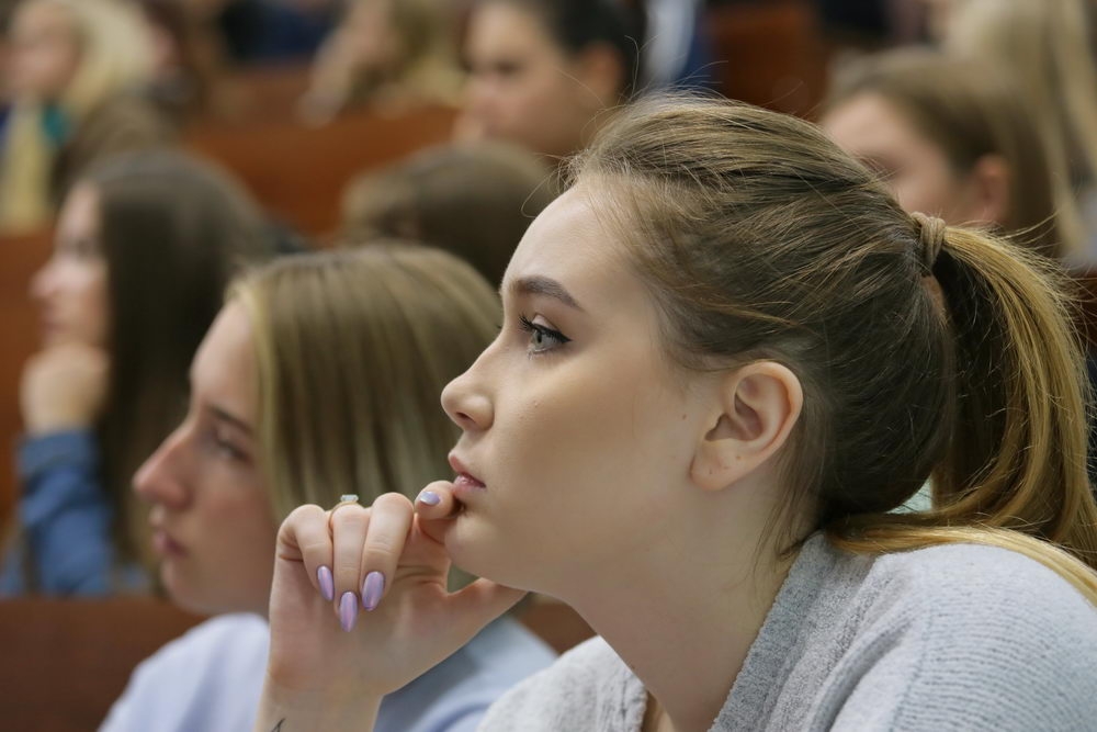 Об институциональном анализе развития России 