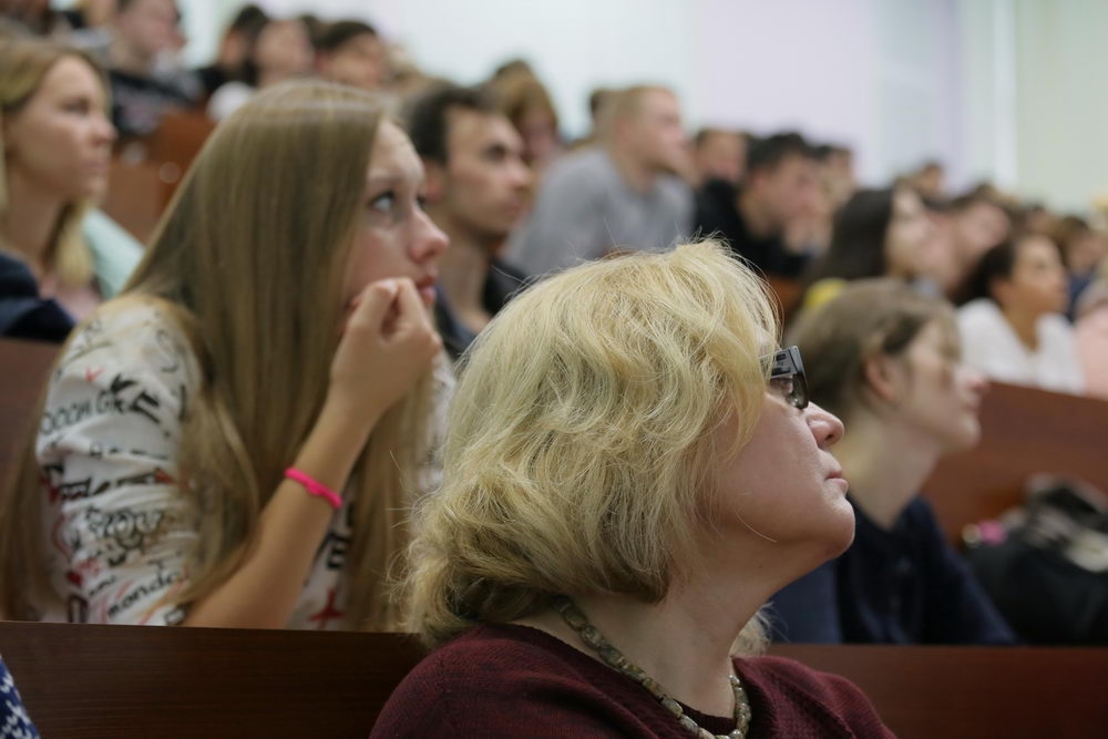 Об институциональном анализе развития России 