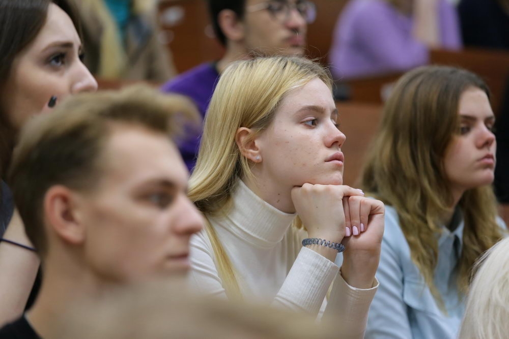 Об институциональном анализе развития России 