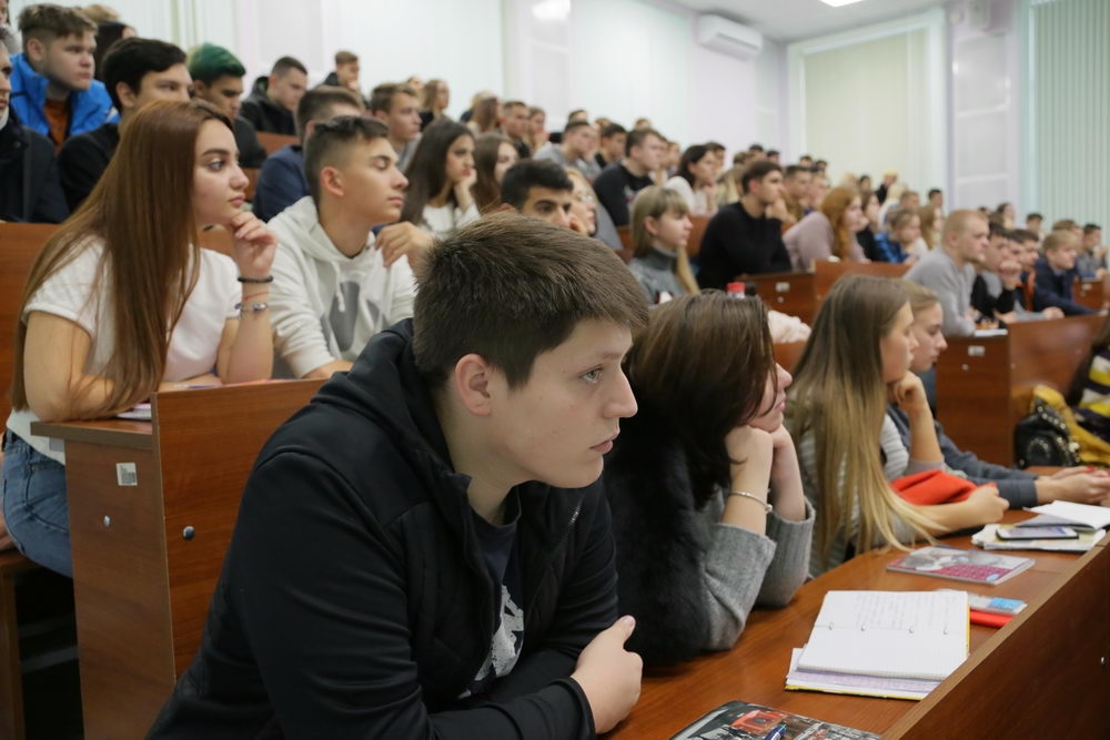 Об институциональном анализе развития России 