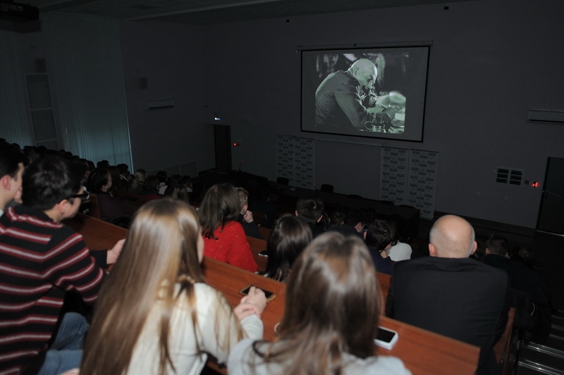 Без анекдотов