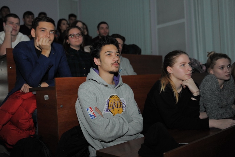 Без анекдотов