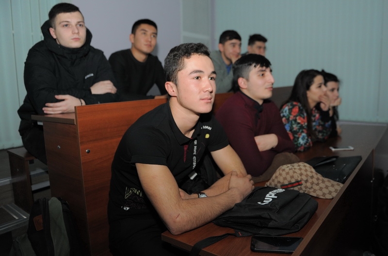 Без анекдотов