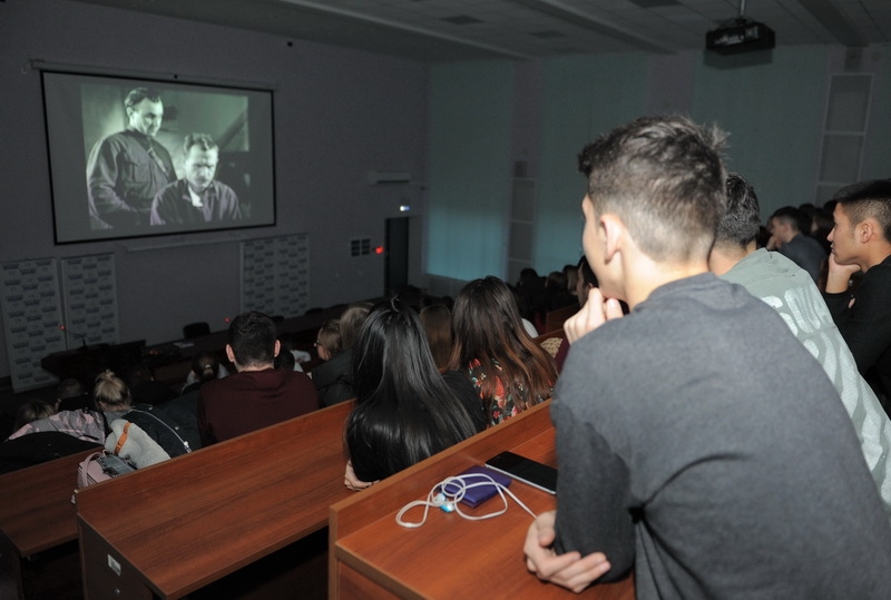 Без анекдотов