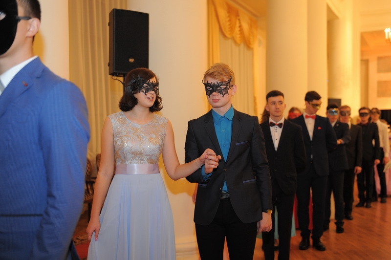 И бал зазвучал!