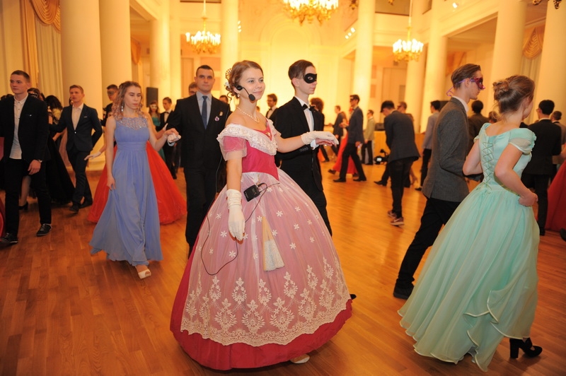 И бал зазвучал!