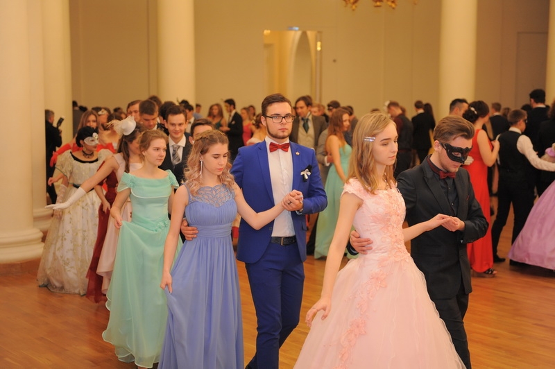 И бал зазвучал!