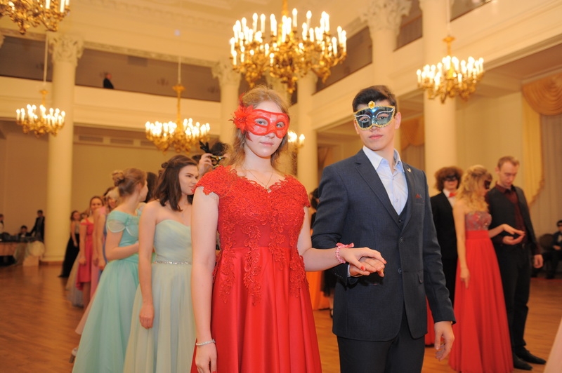 И бал зазвучал!