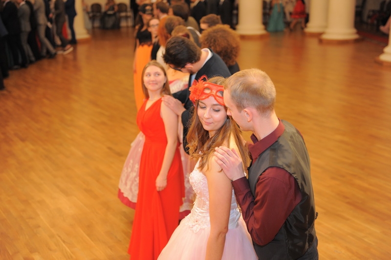 И бал зазвучал!