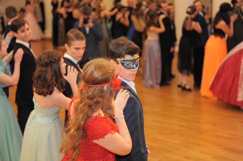 И бал зазвучал!