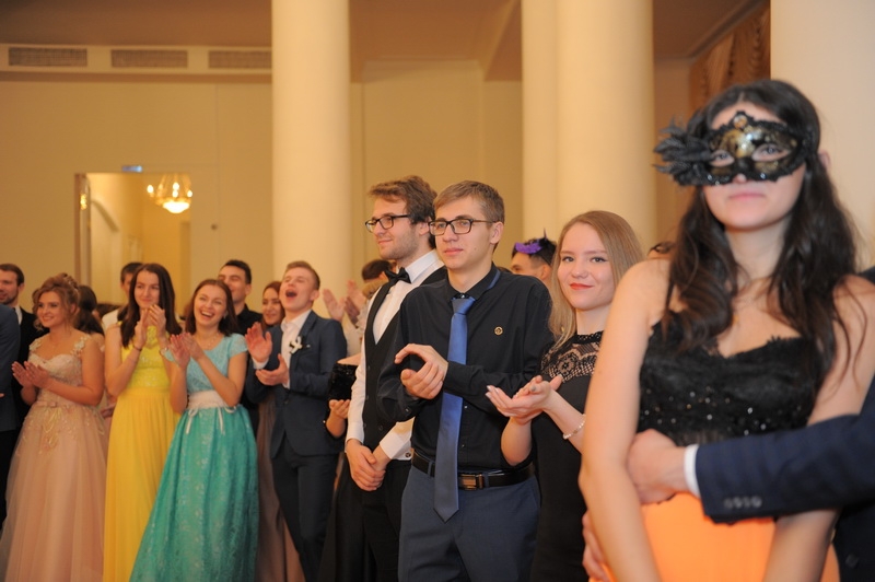 И бал зазвучал!
