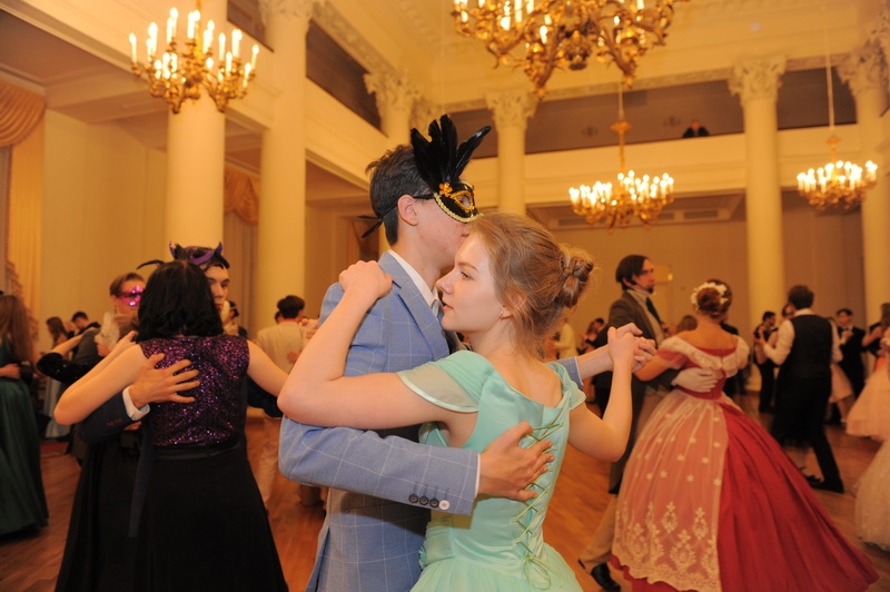 И бал зазвучал!